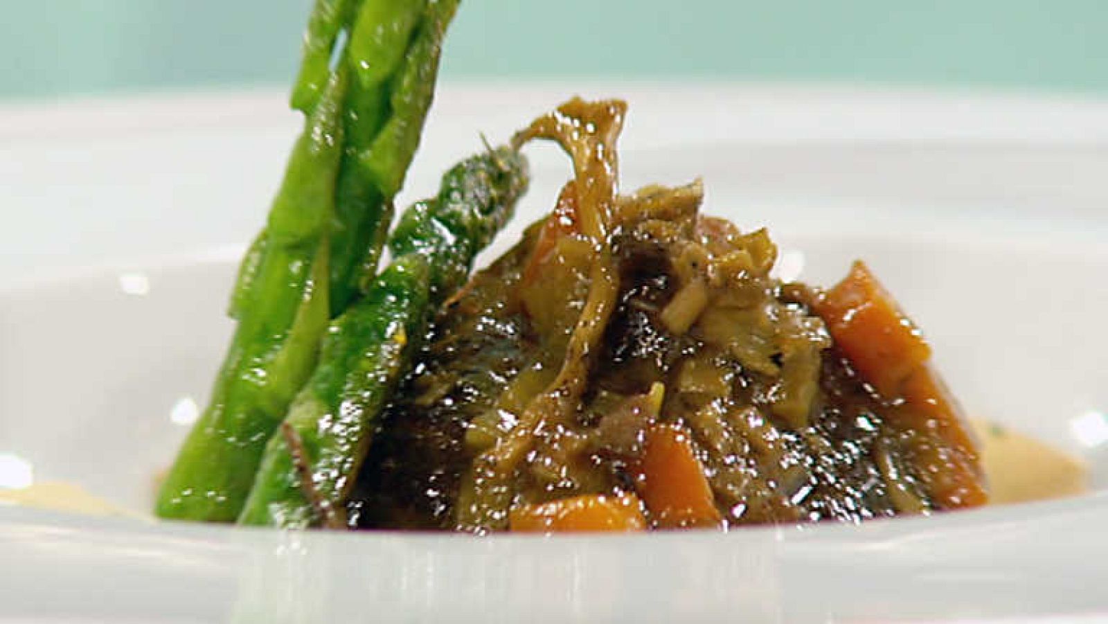 Cocina con Sergio - Carrilleras al oporto con setas sobre tulipa - ver ahora