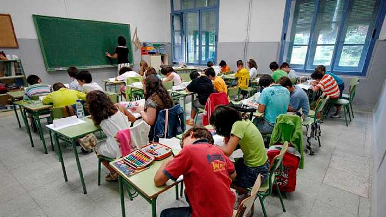 El Ministerio de Educación propone que en las oposiciones a maestro se evalúe el manejo de idiomas y habilidades en nuevas tecnologías