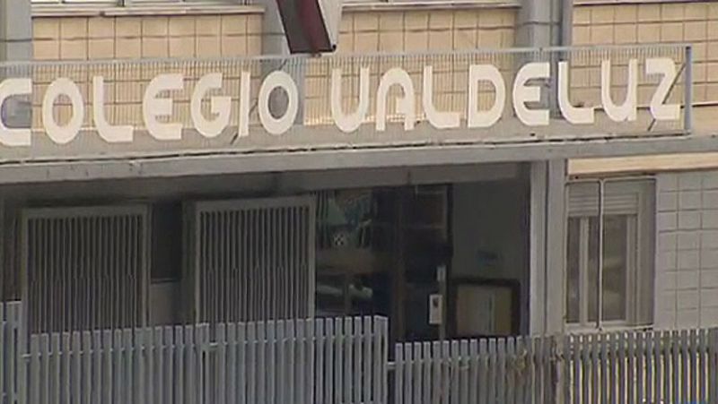La madre de una de las supuestas víctimas del profesor del Valdeluz declara ante la juez
