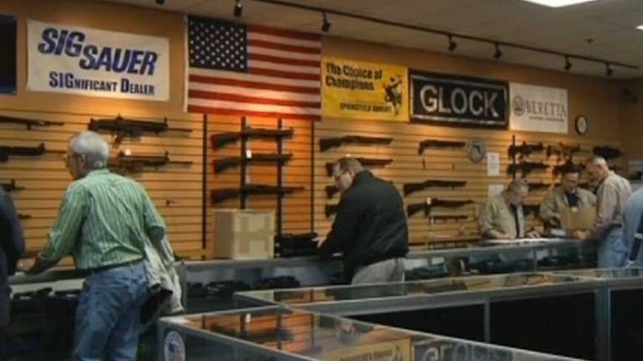 Telediario 1 - Georgia permitirá armas incluso en escuelas e iglesias