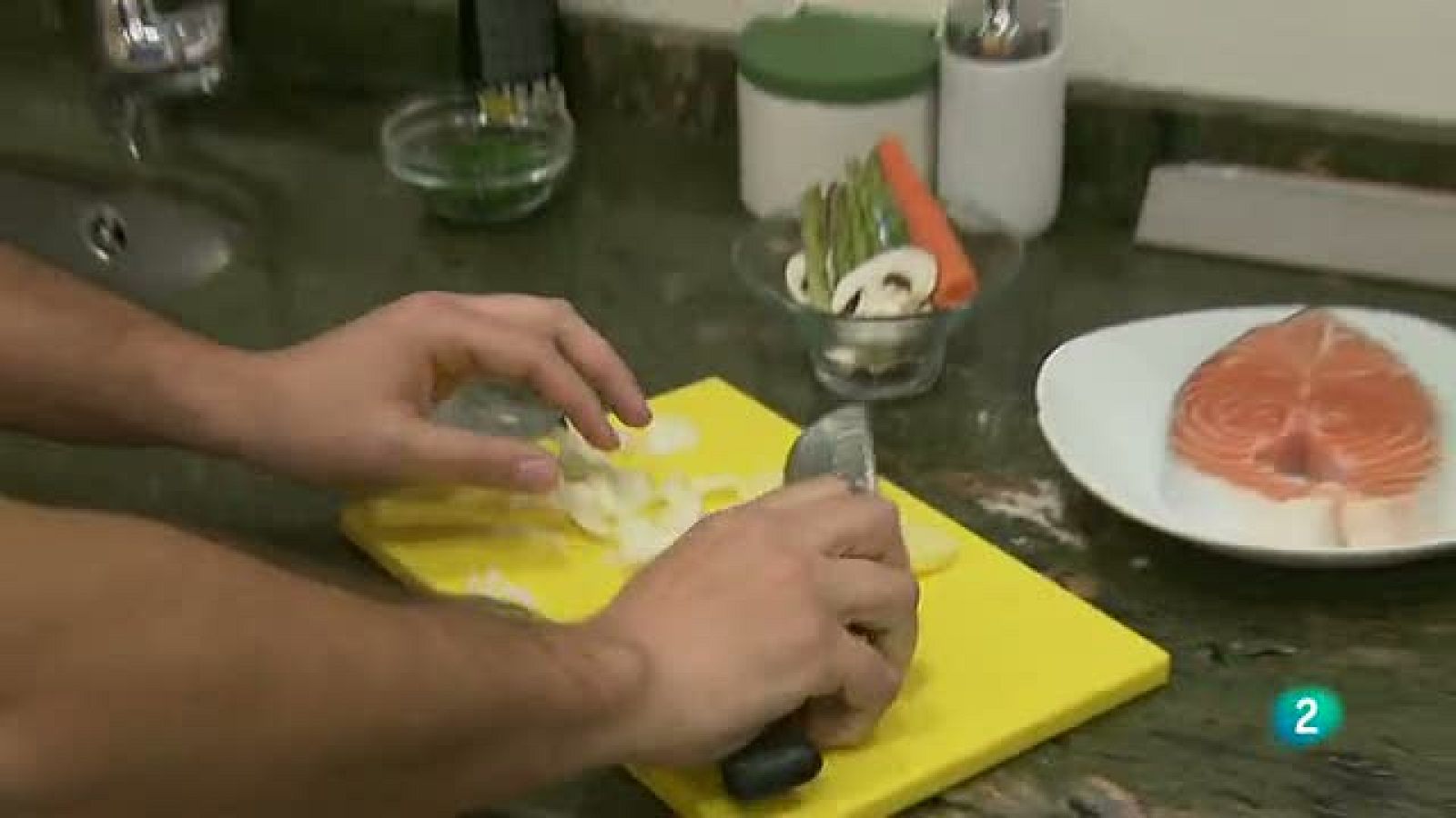 Trabajando y cocinando - Aquí hay trabajo | Ver