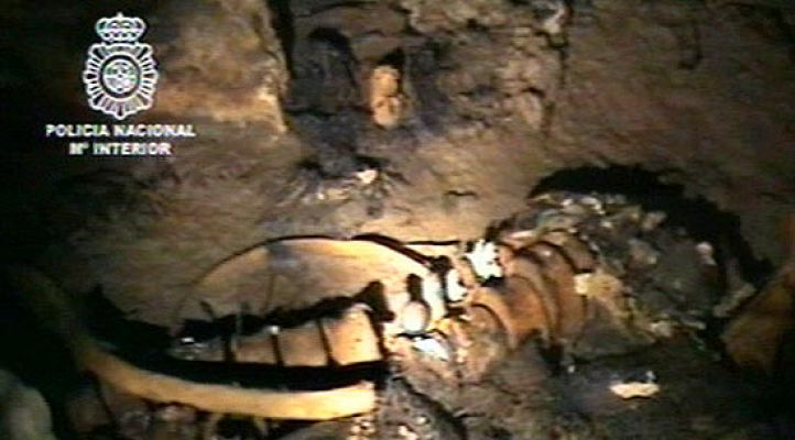  - Un cadáver, en un pozo