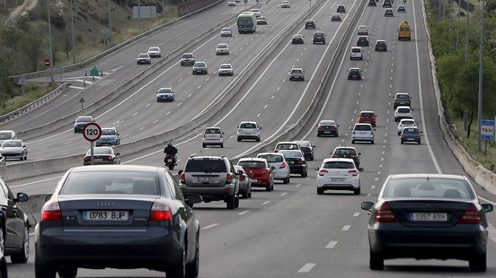 Telediario 1 - Atascos en inicio del puente