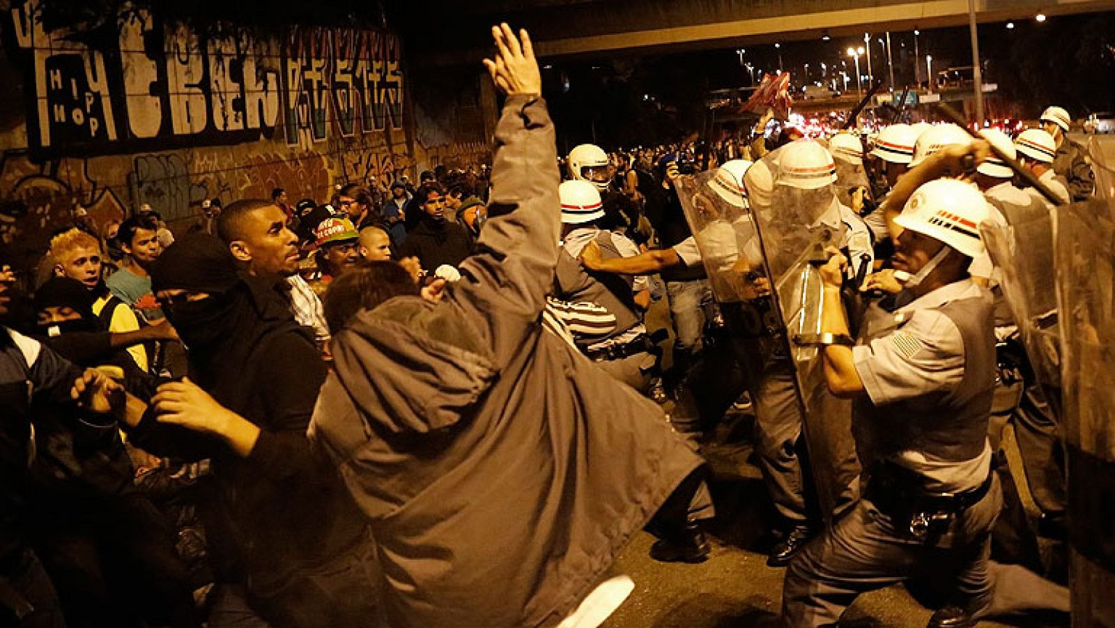 Frecuentes los disturbios en varias ciudades de Brasil a mes y medio para el Mundial de fútbol | Ver