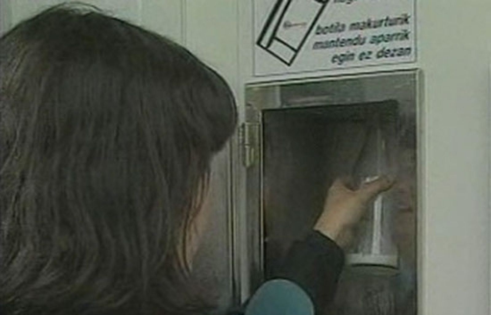 Primera máquina expendedora de leche de España | Ver