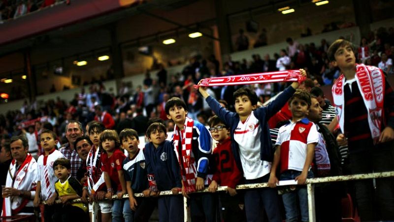 El estadio de Mestalla acoge este jueves otra final, tras la de Copa del Rey de hace dos semanas, y es que el Valencia CF no tiene margen de error en su duelo de vuelta de la semifinal de la Europa League ante el Sevilla FC por el 2-0 de la ida en el
