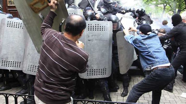 La tarde en 24h - Bloque 19 horas - 01/05/14