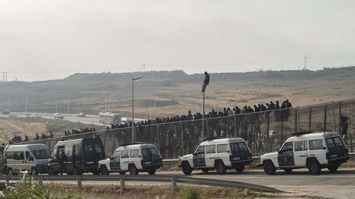 Telediario 1 - Nuevo salto masivo