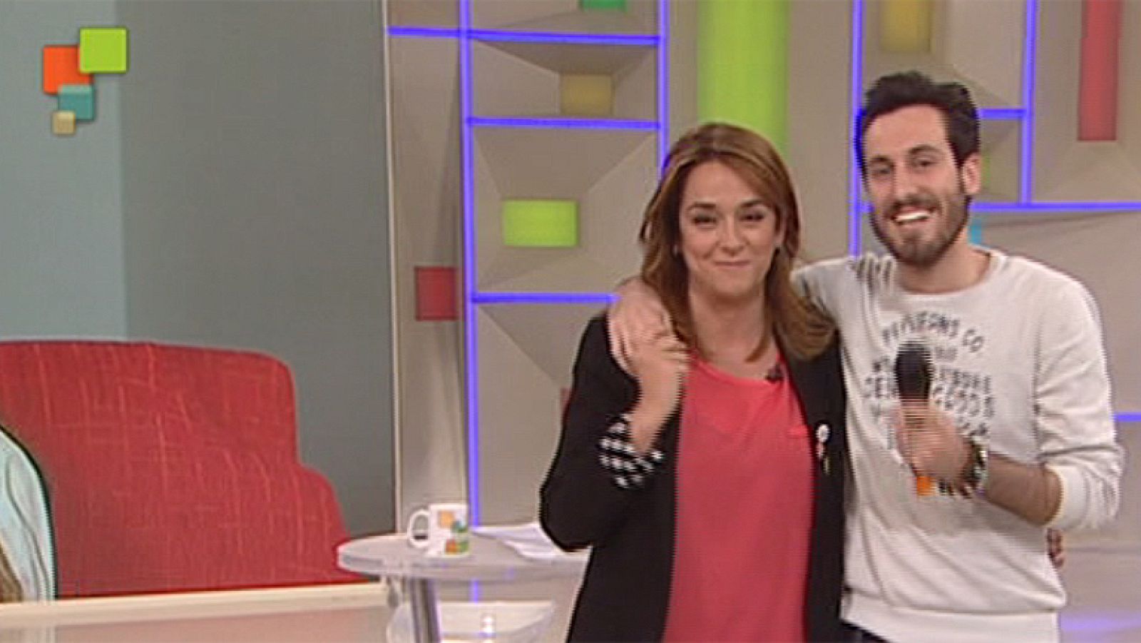 Entre Todos - El pareado del chico "pinganillo"