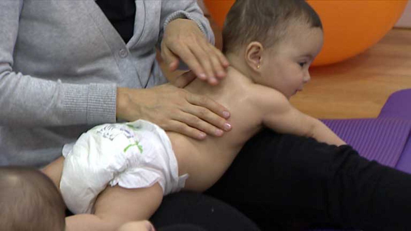 Estudios internacionales demuestran los beneficios de los masajes infantiles