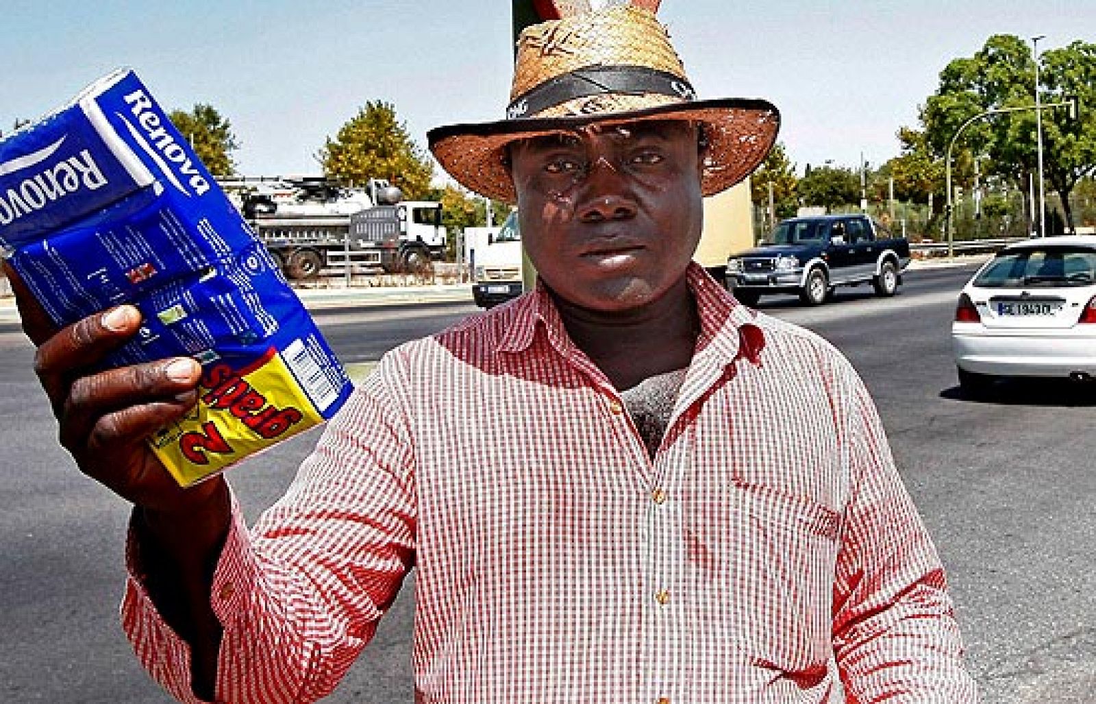 El vendedor de 'kleenex' que encontró 2.700 euros y los devolvió