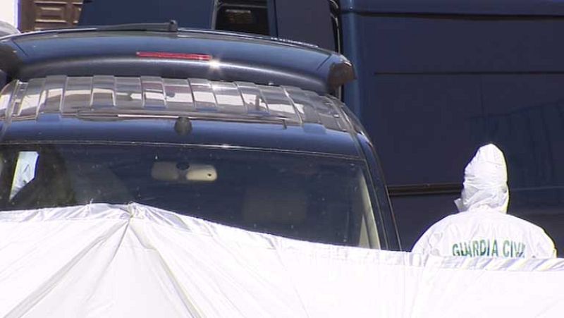 La Guardia Civil busca a un hombre que presuntamente habría degollado a su ex mujer y al novio de esta