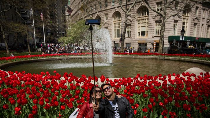 Telediario 1 - El arte del selfie, de Velázquez a Obama