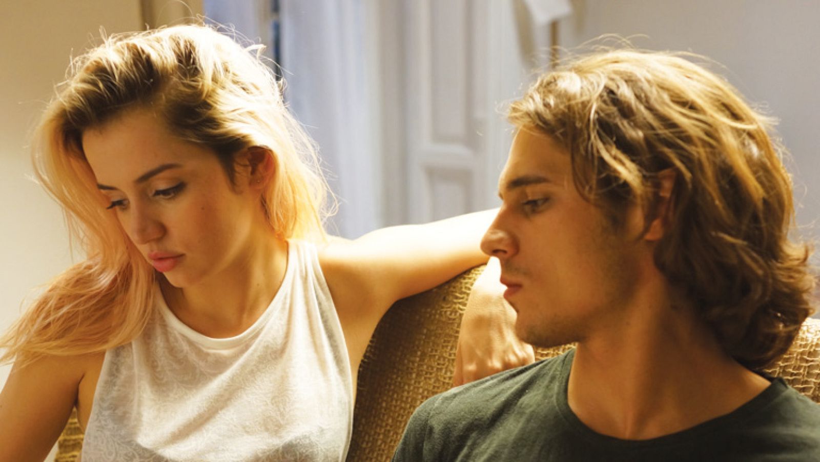 RTVE.es estrena la canción original de 'Por un puñado de besos', la película protagonizada por Ana de Armas y Martiño Rivas | Ver