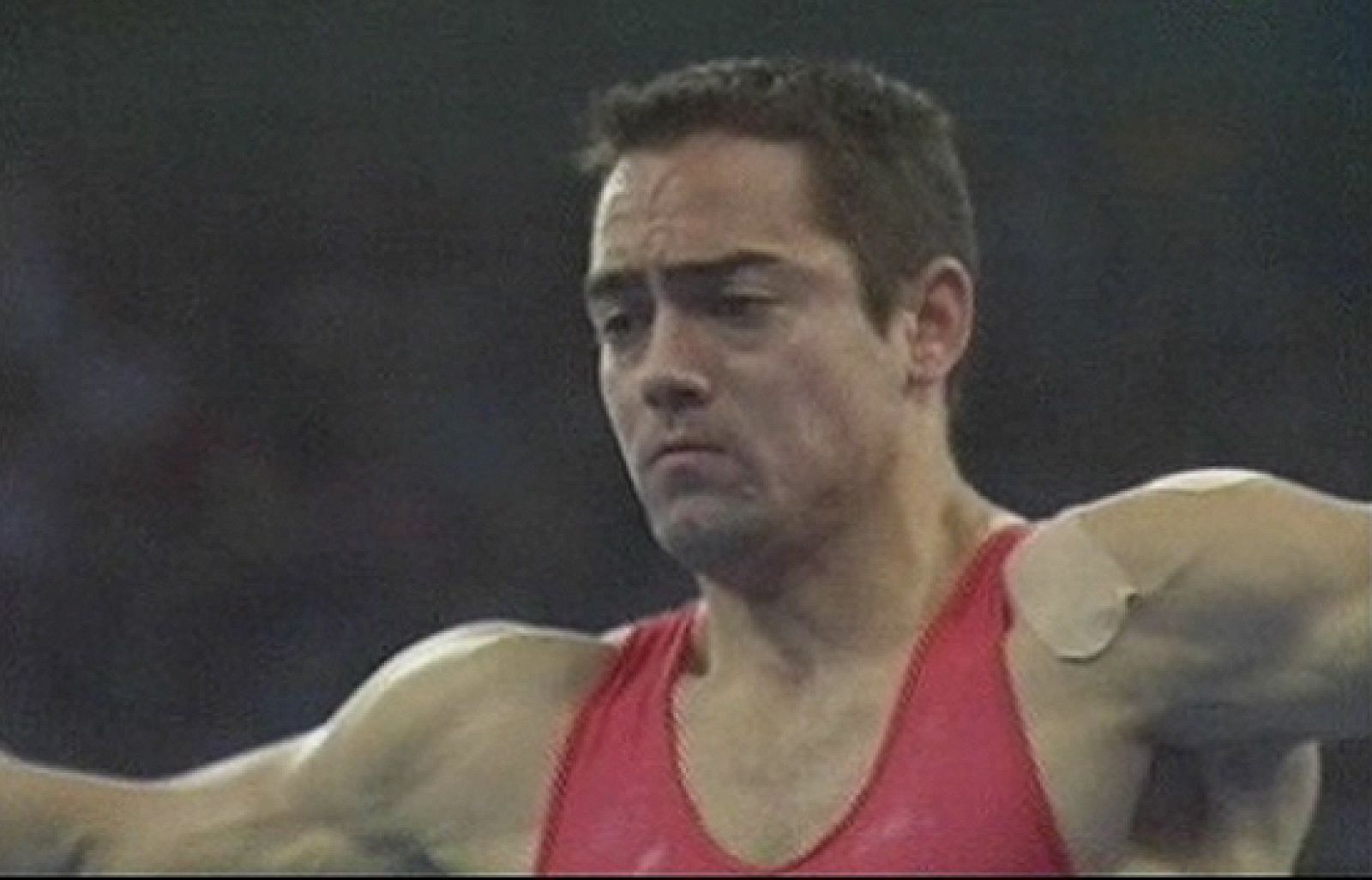 Rafa Martínez sufre en anillas | Ver