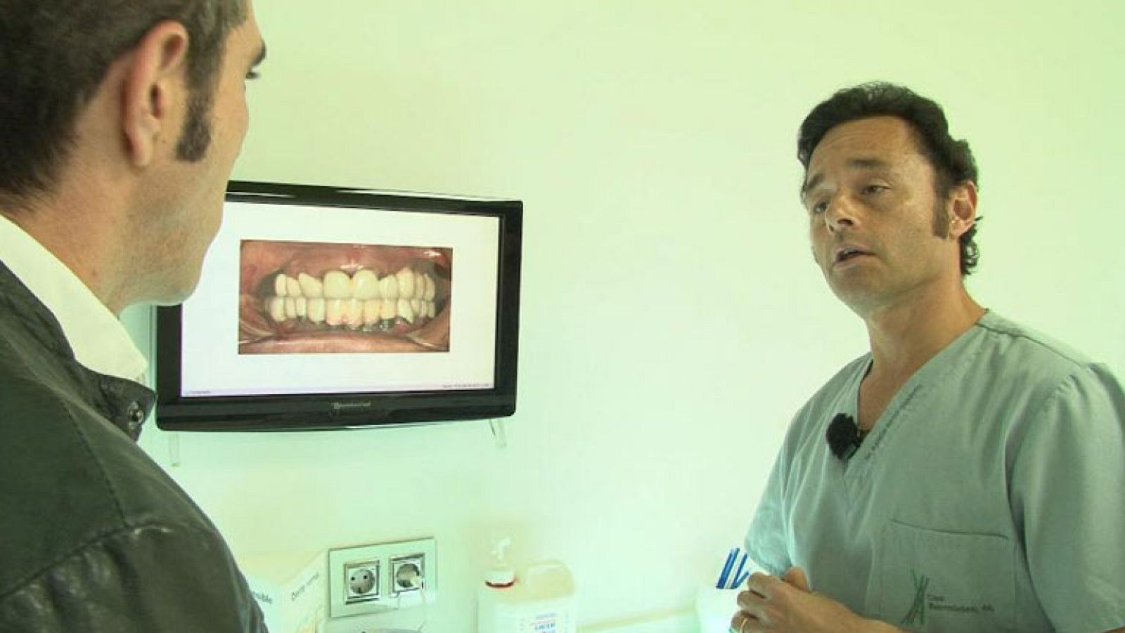 Comando actualidad - Competencia feroz - Implantes dentales