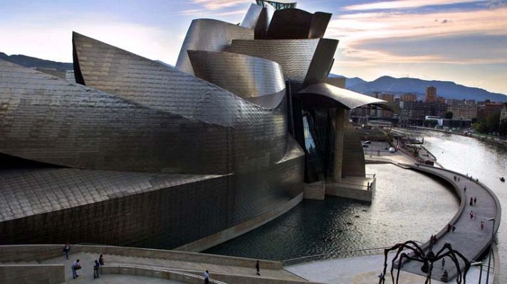 Informativo 24h - Juan Ignacio Vidarte, director del Guggenheim de Bilbao: "No solo nos ha aportado un edificio extaordinario, sino además un símbolo de la ciudad"