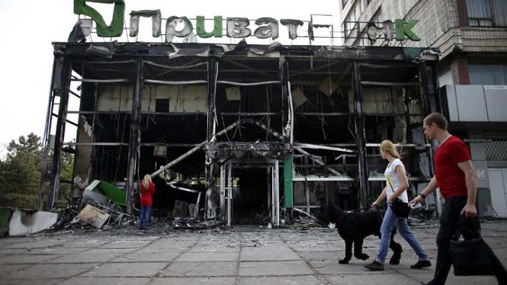 Telediario 1 - La tensión continúa en el centro de la ciudad de Mariupol