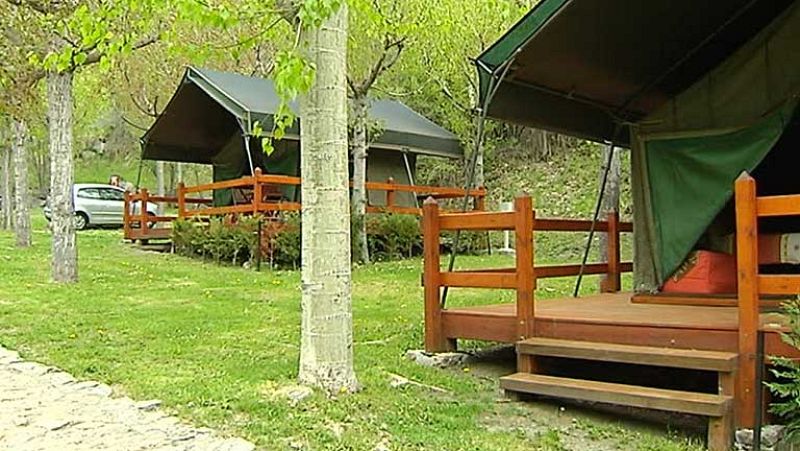 GLAMPING, mezcla de las palabras camping y glamour