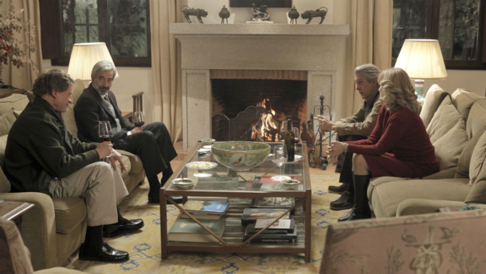 Cuéntame cómo pasó - Antonio conoce a la familia de Paz