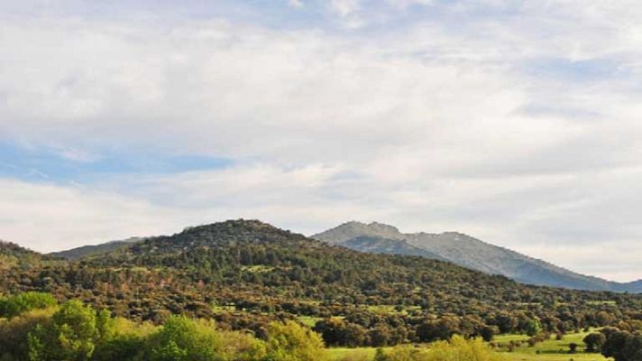 El tiempo - Poco nuboso con algunos intervalos de nubes medias y altas en la península