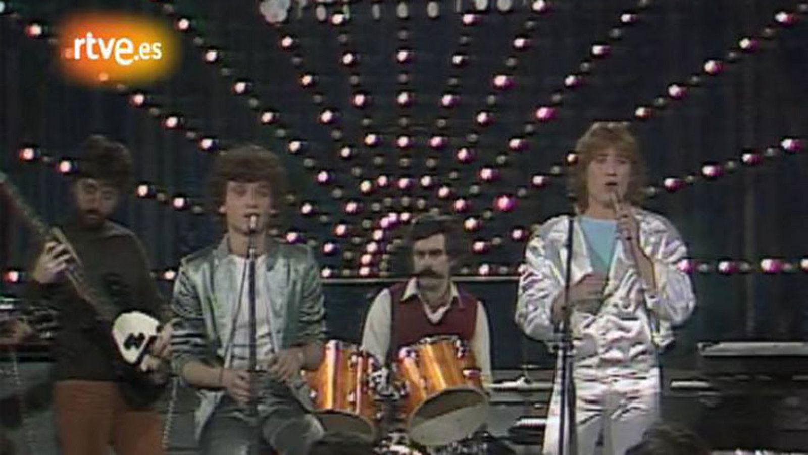 Ochéntame otra vez - 'Superfans'