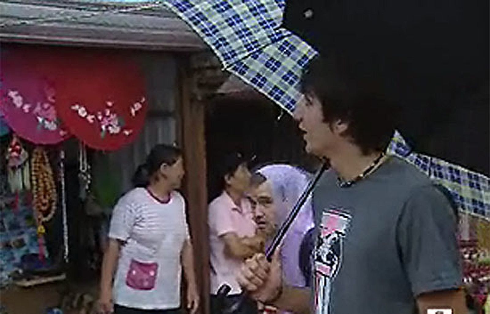 Los jugadores de baloncesto se mojan en Pekín | Ver