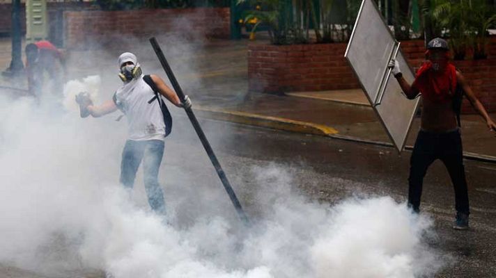 Telediario 1 - Un muerto y varios heridos en Venezuela