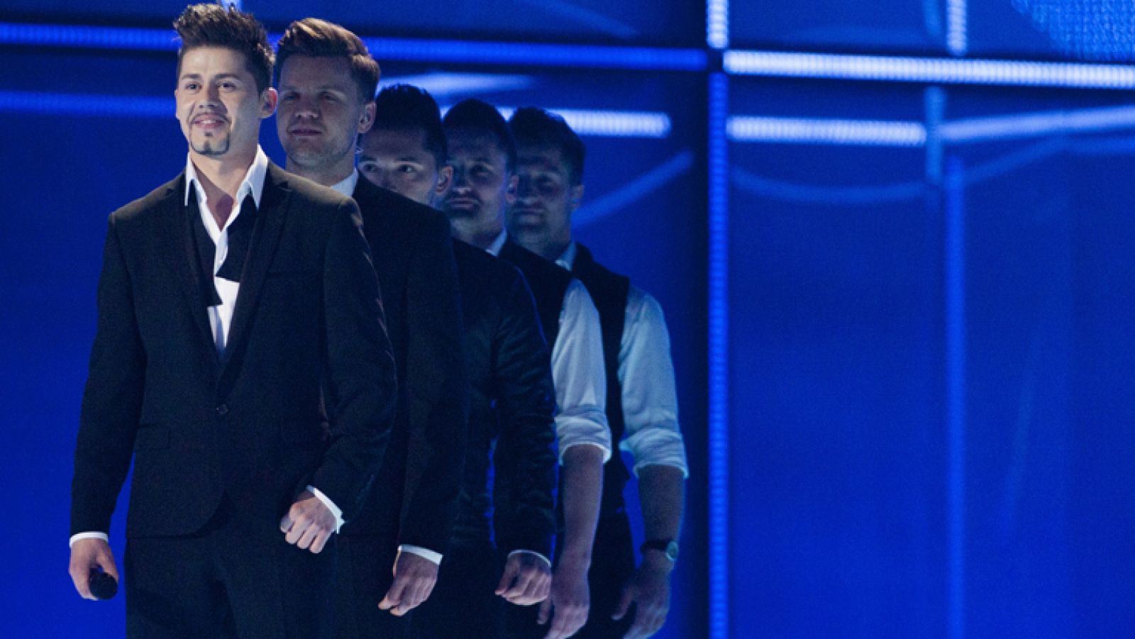 Teo canta "Cheesecake" en representación de Bielorrusia