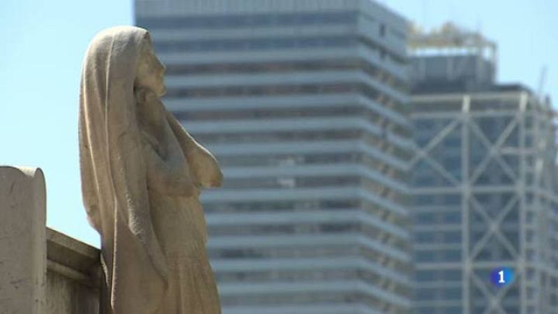 Panteons a la venda, petites obres d'art arquitctòniques