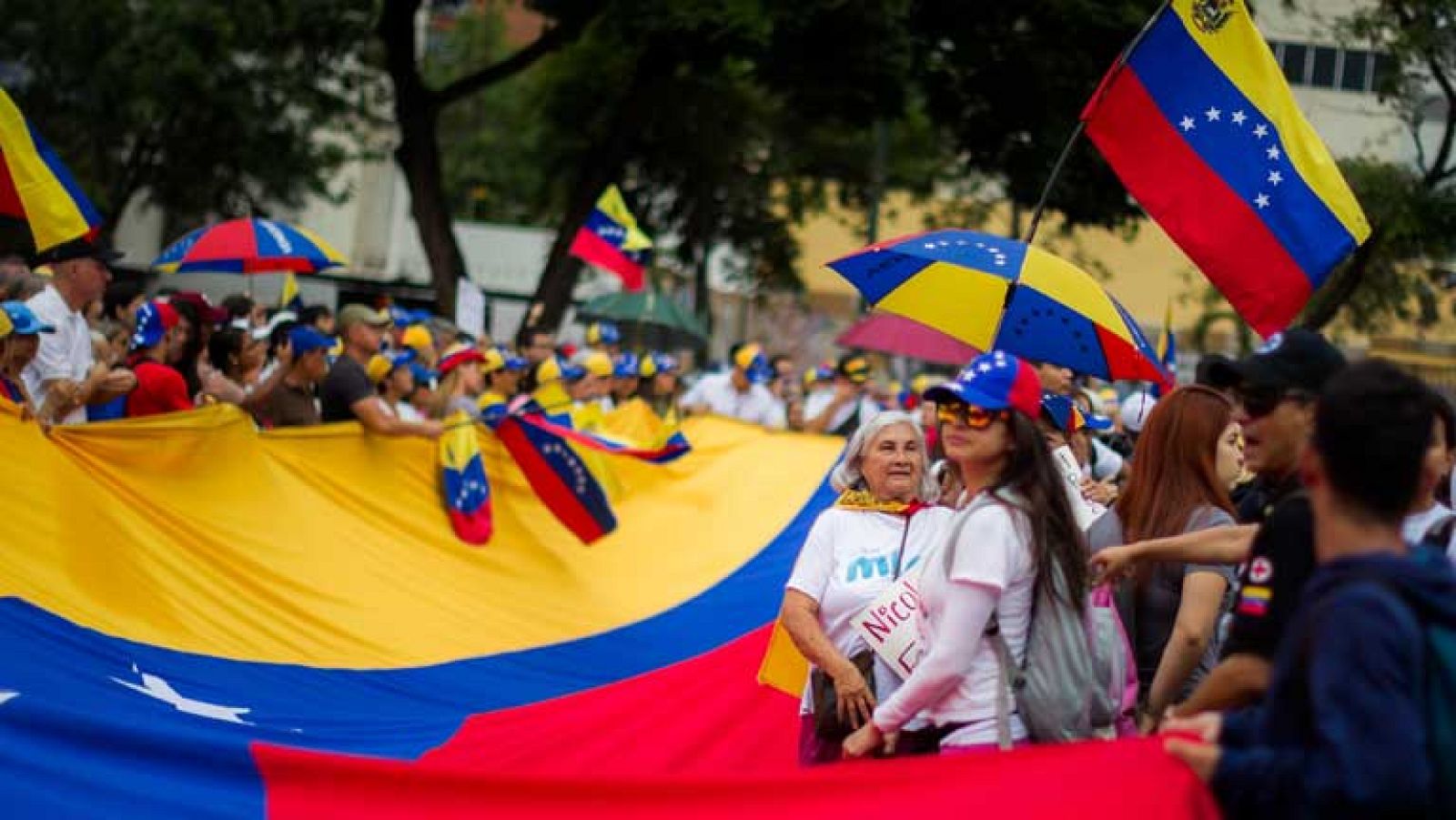 Nuevos enfrentamientos entre manifestantes y policías en Venezuela