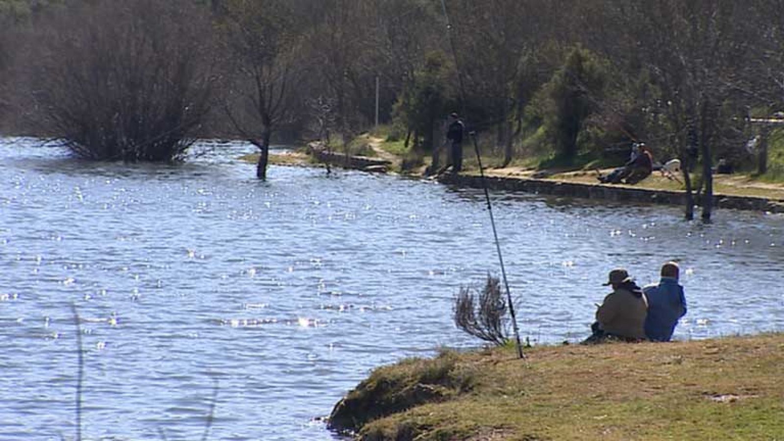Descenso de temperaturas en la Península y calimas en Canarias