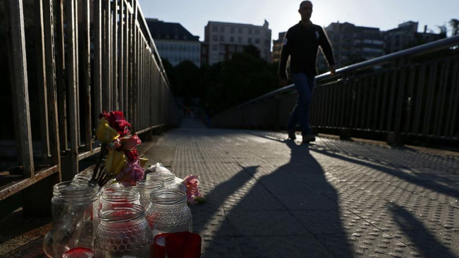 Los leoneses, consternados por el asesinato de Isabel Carrasco - Informativo 24h | Ver