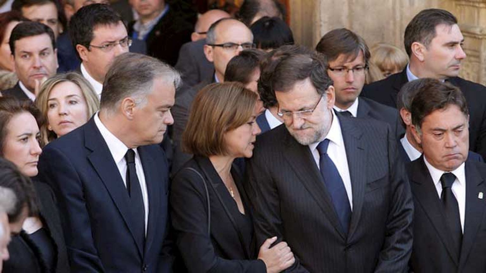 Instalada en la Diputación de León la capilla ardiente de Isabel Carrasco