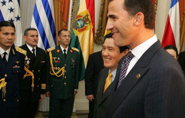  - Toma de posesión en Paraguay