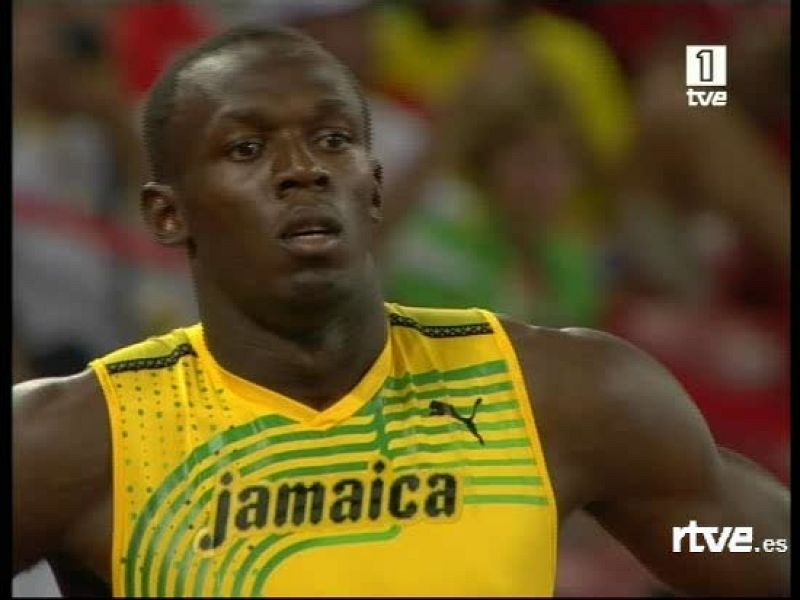 Usain Bolt se exhibe en la segunda ronda de los 100 metros