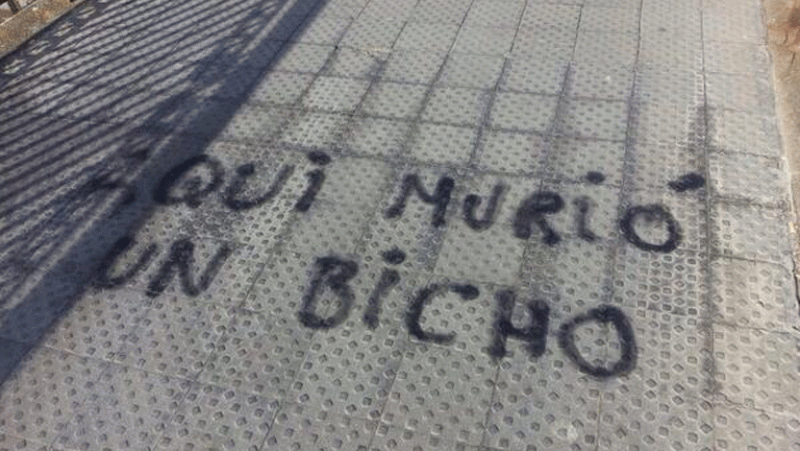 España Directo- Aparecen pintadas ofensivas en la pasarela donde murió Carrasco | Ver
