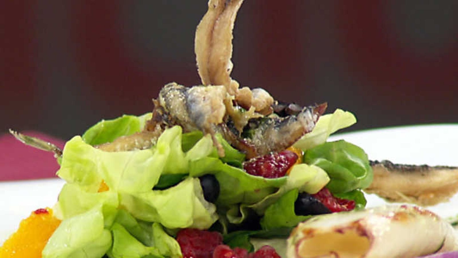 Cocina con Sergio - Ensalada templada con pescadito frito - Ver ahora