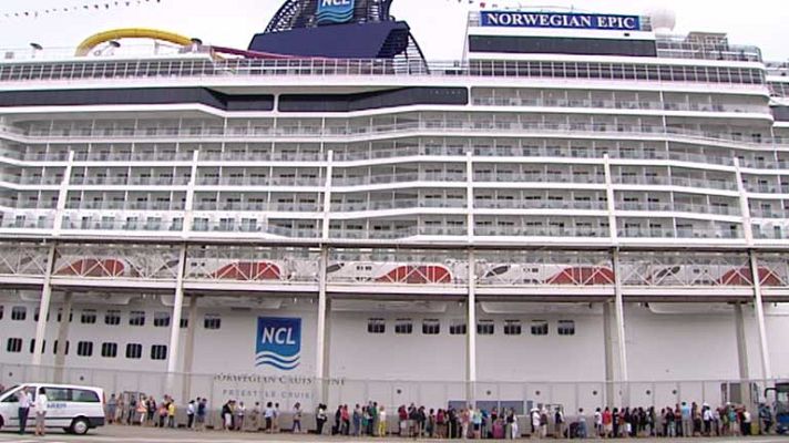 Telediario 1 - Comienza la época de cruceros en Barcelona