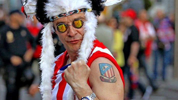 Telediario 1 - Las calles de Madrid se tiñeron de rojiblanco por la décima Liga