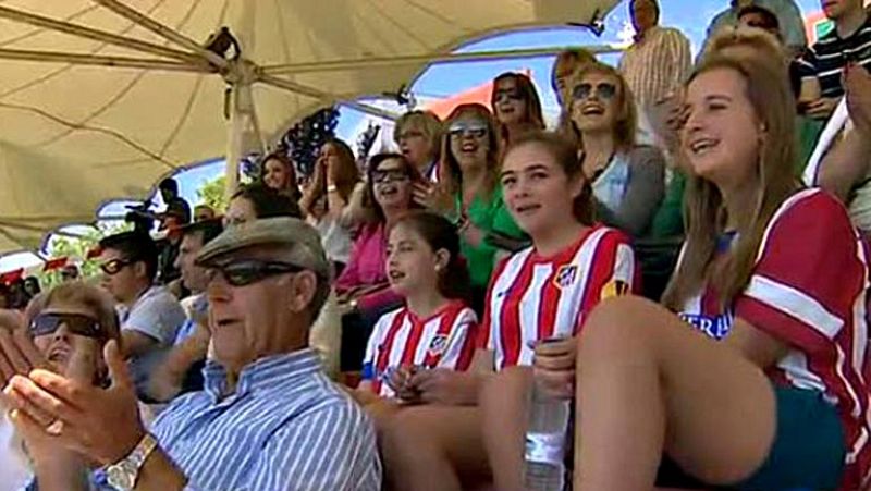 La otras secciones del club rojiblanco han vivido este domingo una jornada especial ya que la victoria en la Liga del primer equipo es un éxito para todos. Desde los más pequeños hasta las féminas, todos han querido felicitar a Simeone y los suyos.