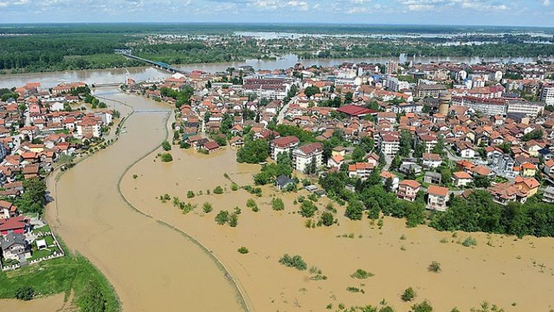 Al menos 40 muertos en las inundaciones de los Balcanes