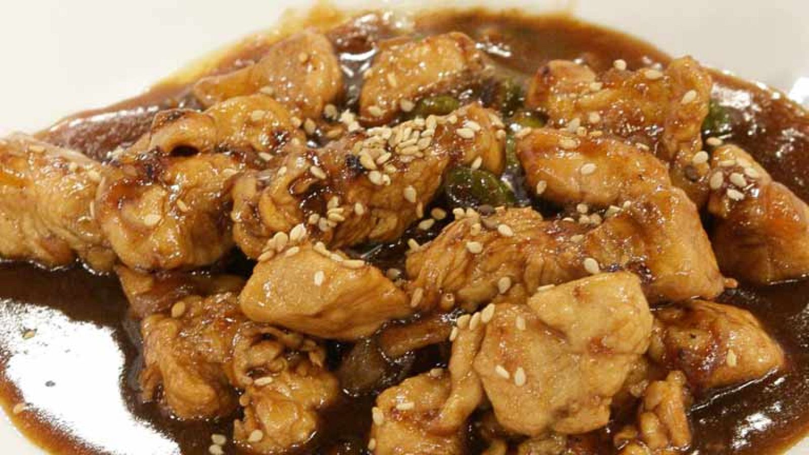 Pavo salteado con miel y pistachos