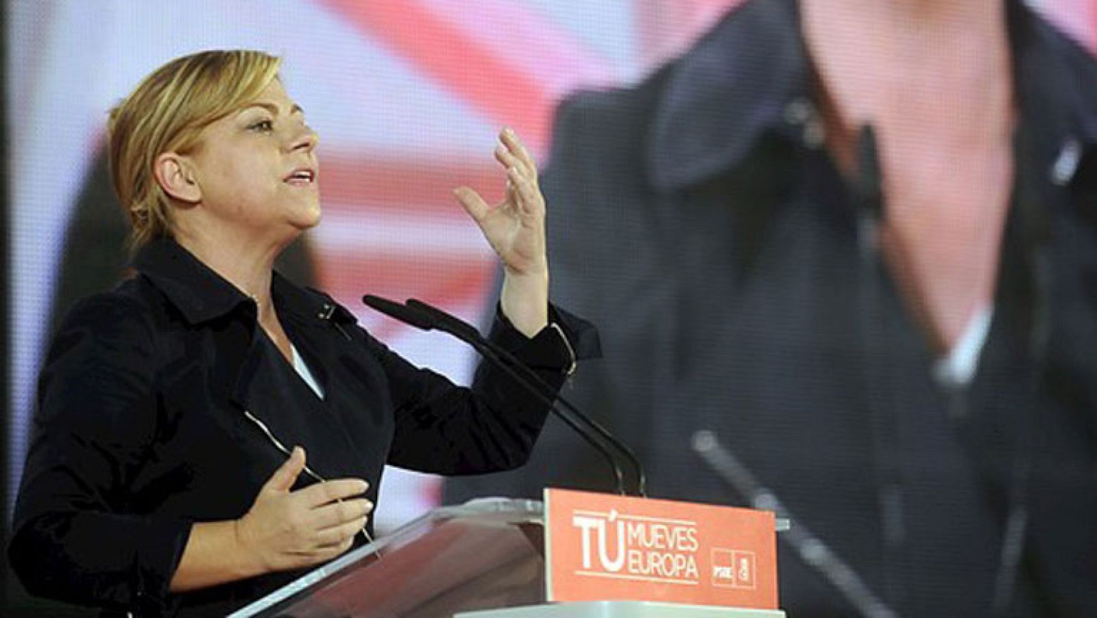 La candidata socialista ha mantenido un encuentro con alcaldes y concejales en Madrid