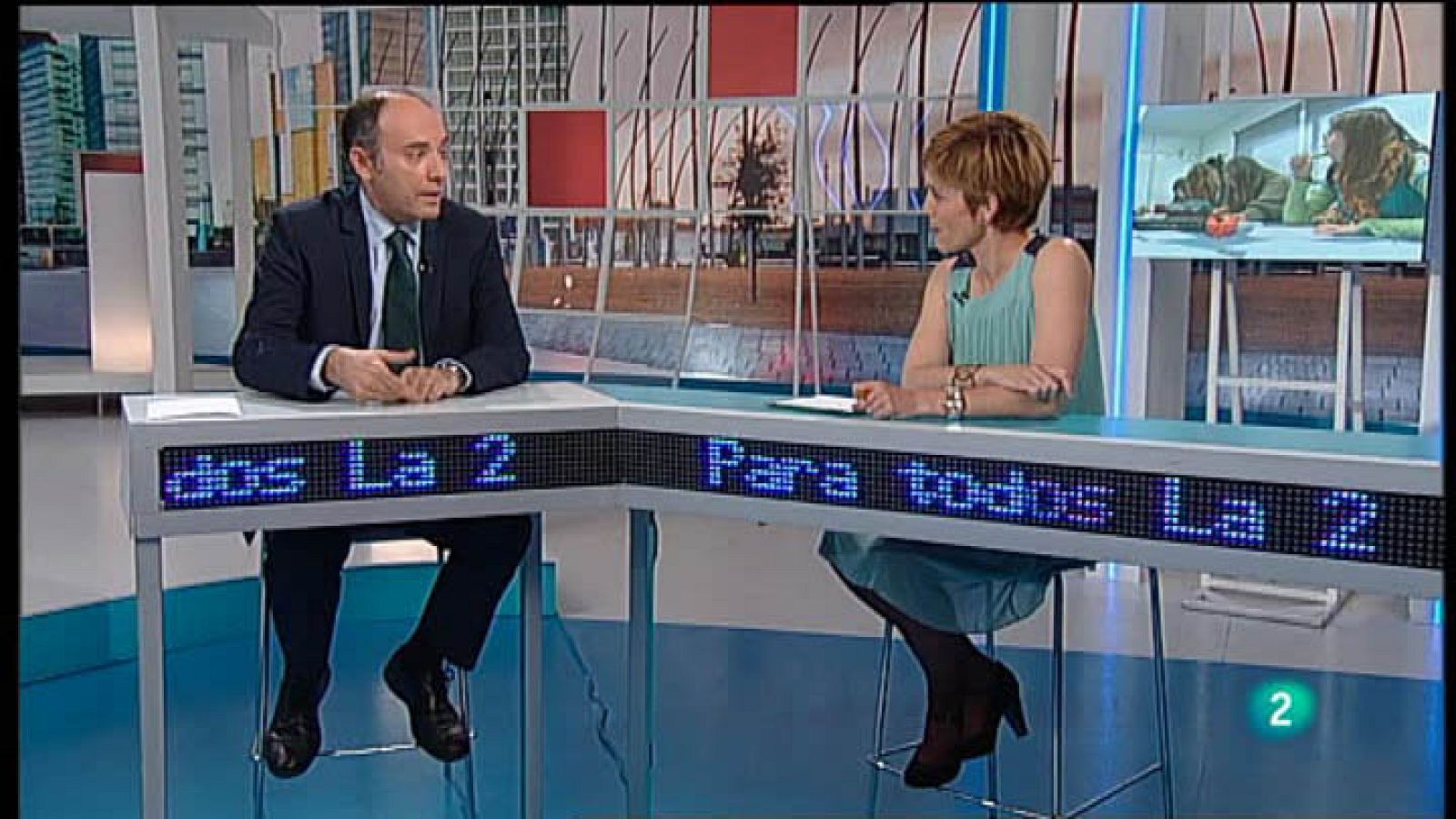 Para Todos La 2 - Consumo - Educación y PIB