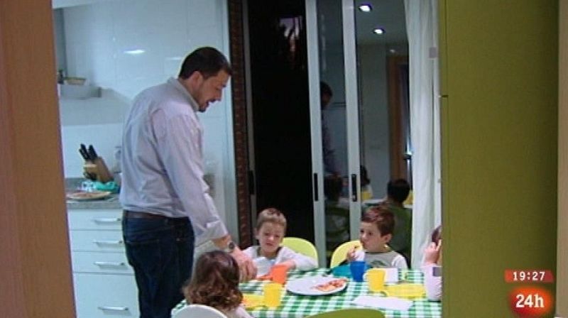 Parlamento - El reportaje - Conciliación y horarios TV - 17/05/204