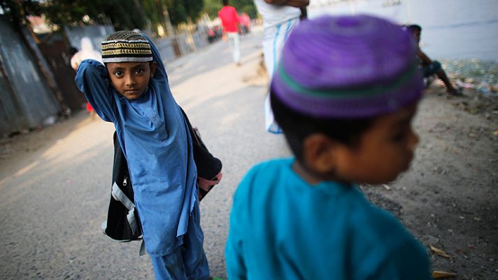 Telediario 1 - Más de seis millones de niños trabajan en Bangladesh