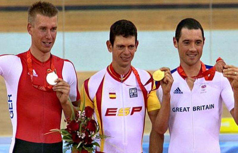 Llaneras recibe la medalla de oro