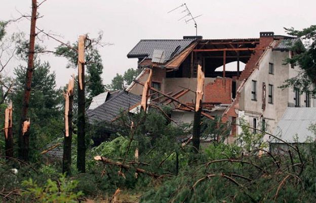 - Tornado en Polonia deja tres muerto