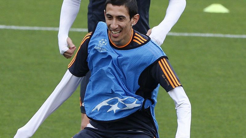 La baja de Xabi Alonso requerirá un esfuerzo extra en la primera línea de contención y en la defensa, facetas en las que deberán esmerarse Ángel Di María y Dani Carvajal, que ven la final al cincuenta por ciento.